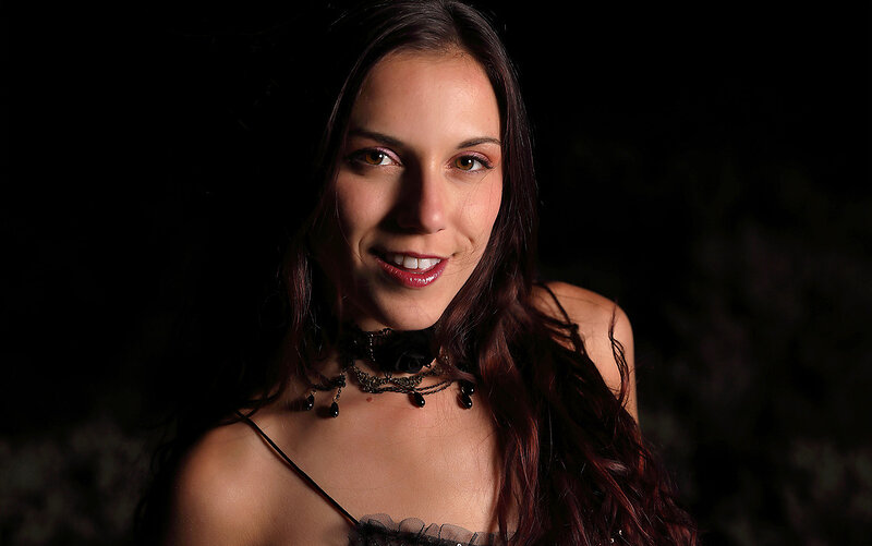 Алла, 25